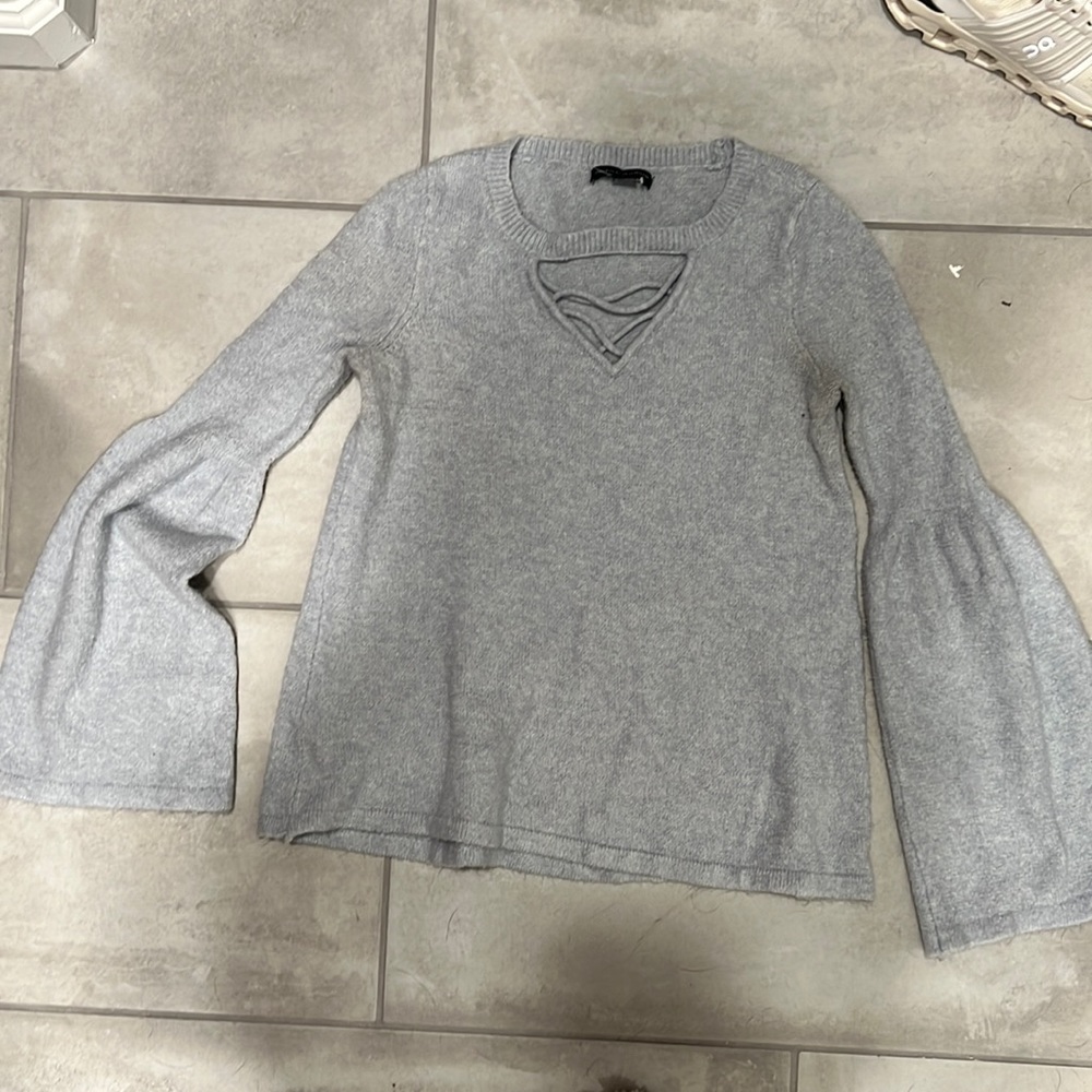 Bell sleeve top
